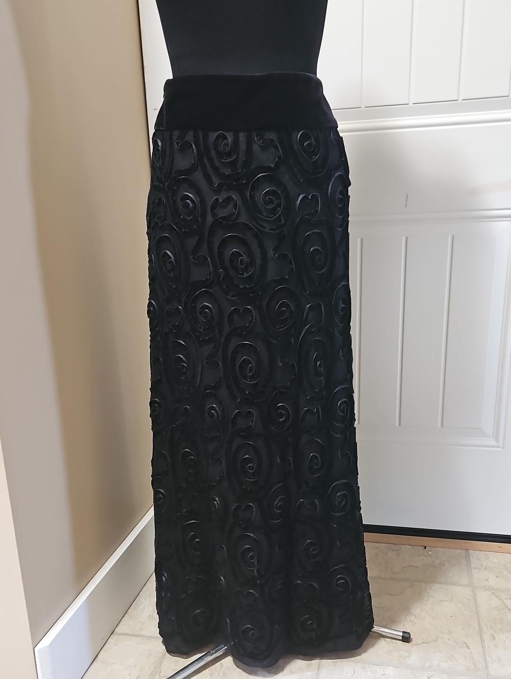Bianca Nygard Black Textured Velvet Maxi Skirt Size 10